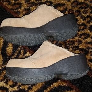 Fashion Victim Soft Leather Clogs- NWOT-Size 6